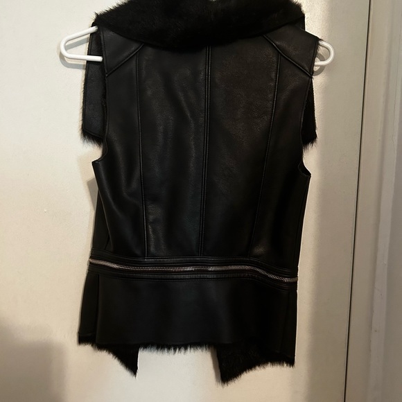 Bebe Vest Faux Fur - Picture 3 of 4